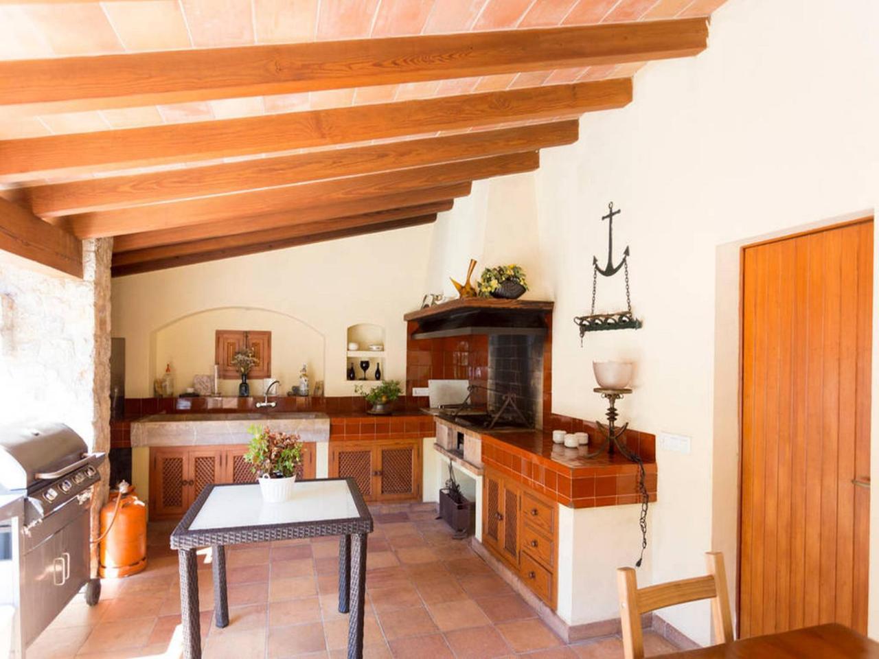Mountain Beach Villas: Family-Friendly Retreat for Active Travelers Port de Pollenca Exterior photo